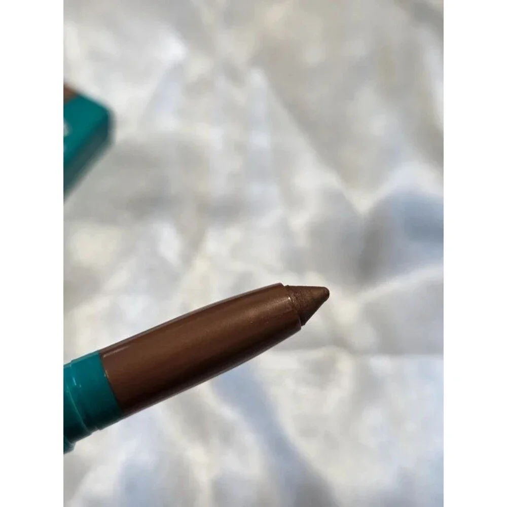 Thrive Infinity Waterproof Eyeshadow Stick - Dr Q (caramel bronze shimmer)